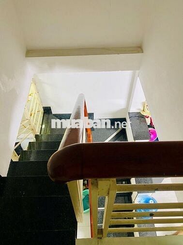 NHÀ BẾN VÂN ĐỒN Q4- 3 LẦU ĐÚC - 21m2 - KO QH- GIÁ 3 TỶ NHỈNH