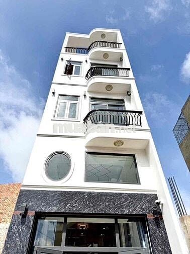 siêu phẩm ở Bình Tân, 4,5 tấm, có sân thượng, 4PN, đường 7m, giá TL