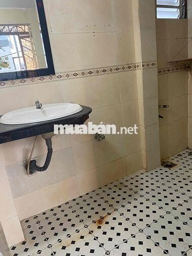 Nhà mặt tiền trệt lửng 4*30; 3pn Rẻ chốt lẹ