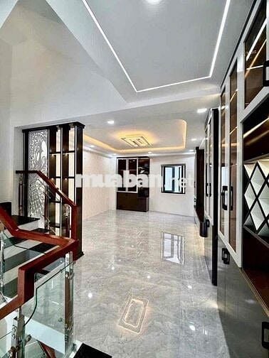 siêu phẩm ở Bình Tân, 4,5 tấm, có sân thượng, 4PN, đường 7m, giá TL