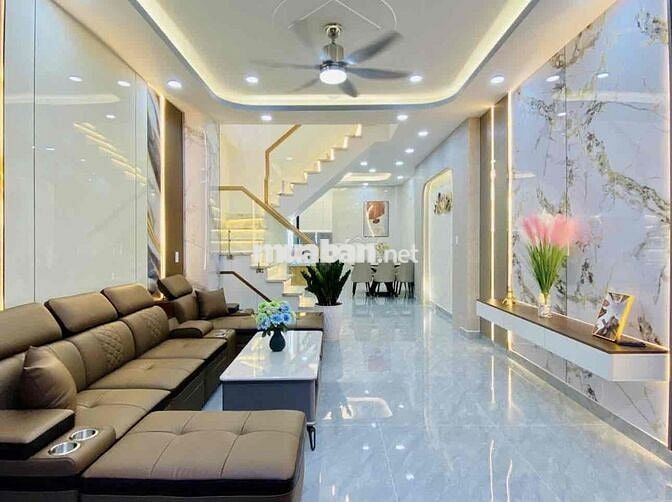 Chủ đi định cư cần bán nhà đường Tân Phước, Quận 10. Giá 4,6Tỷ/ 4x10m.