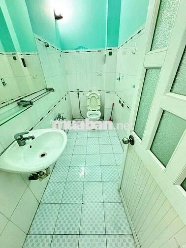 Nhà cho thuê Đường số 4 - Lê Văn Quới, BT (2PN 2WC) sẵn 3 máy lạnh