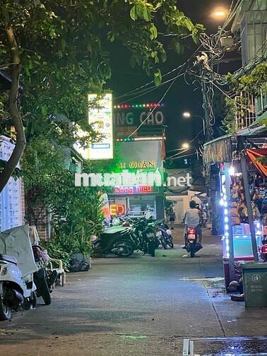 NHÀ CÓ LẦU 2TỶ MTKD NGUYỄN VĂN LƯỢNG SHR CẠNH LOTTE MART XE HƠI ĐẬU .