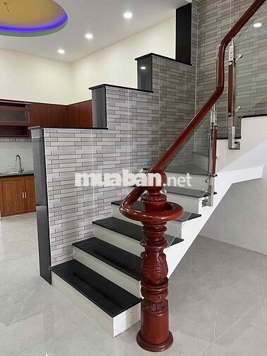 BÁN NHÀ MỚI XÃ BÀ ĐIỂM kdc ĐẠI HẢI đường 12m thông thoán