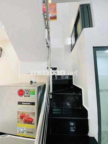NHÀ CÓ LẦU 2TỶ MTKD NGUYỄN VĂN LƯỢNG SHR CẠNH LOTTE MART XE HƠI ĐẬU .