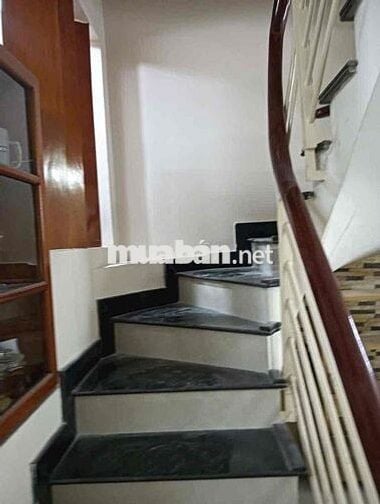 nhà đẹp 1 lầu 2pn 2wc có nội thất d42 gần chợ hiệp bình