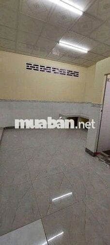 Nhà trống không người ở ngay 1 sẹc ngắn đường HL65, Giá 900 Triệu Shr