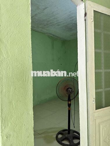 Nhà nguyên căn khu vực Hoà Xuân có vườn trồng rau nuôi gà