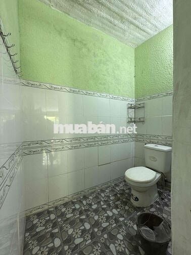 Nhà nguyên căn khu vực Hoà Xuân có vườn trồng rau nuôi gà