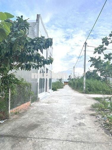 Chủ gửi bán nền dãy A -KDC Đại Lộc Phát đối diện BV SIS 1,1tỷ