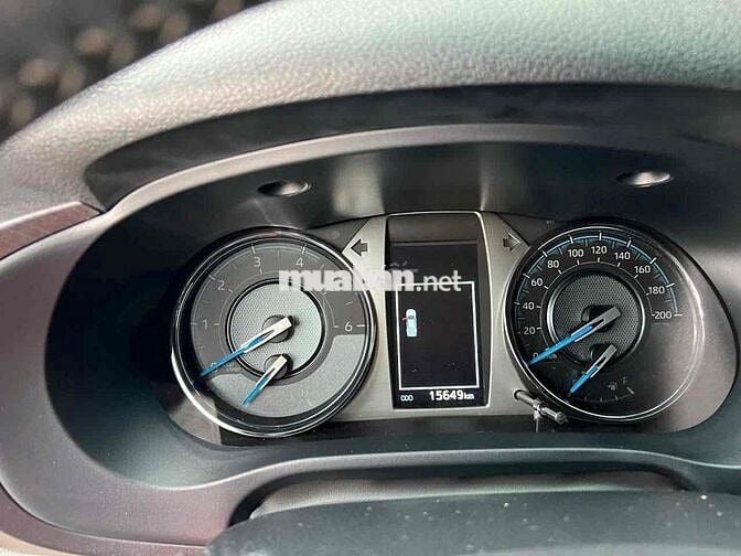 Toyota Hilux 2024 Adventure 2.8L 4x4 AT - 15000 km