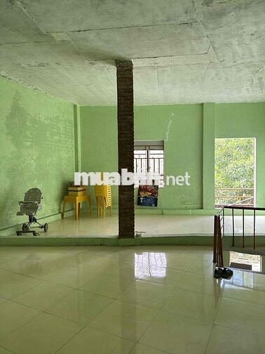 Nhà nguyên căn khu vực Hoà Xuân có vườn trồng rau nuôi gà