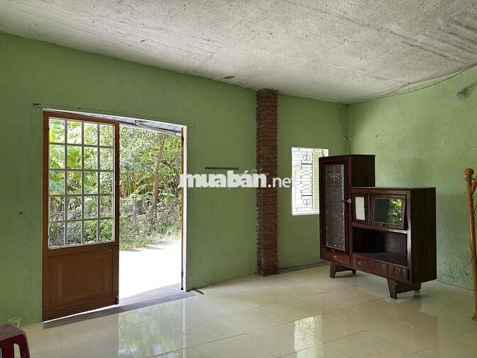 Nhà nguyên căn khu vực Hoà Xuân có vườn trồng rau nuôi gà