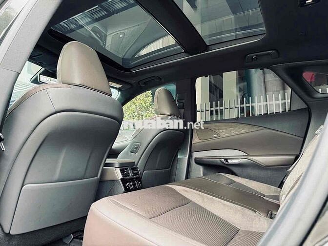 Lexus RX350 Luxury 2023 siêu lướt 8.000Km