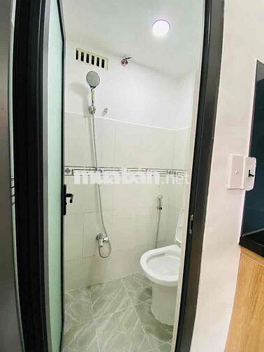 NHÀ CÓ LẦU 2TỶ MTKD NGUYỄN VĂN LƯỢNG SHR CẠNH LOTTE MART XE HƠI ĐẬU .