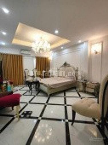 Phân lô Hoàng Quốc Việt - lô góc - otto tránh - kinh doanh văn phòng. 
