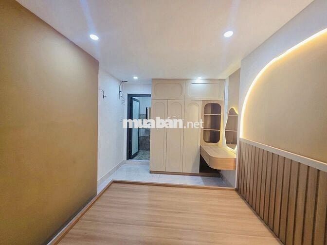 SÁT MẶT TIỀN Q4- 2 LẦU ĐÚC - 30m2- KO QH- GIÁ 3 TỶ NHỈNH