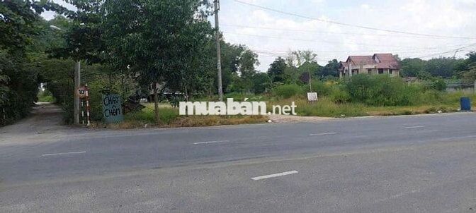 💥Bán 1,7 ha ( 17.000m2 ) đất quy hoạch SKC 
có 66 m mặt tiền DT 744