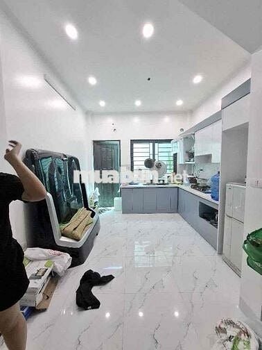 Bán nhà 4 tầng, 65 m2 - giá cực chất  7,3 tỷ