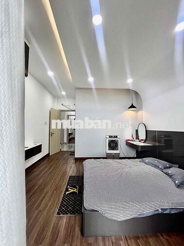 Nhà Phố Mới Xây 100% DT 240m2 1Trệt 1Lửng 3Lầu 5Pn 5Wc Nội Thất Mới