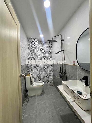 Nhà Phố Mới Xây 100% DT 240m2 1Trệt 1Lửng 3Lầu 5Pn 5Wc Nội Thất Mới