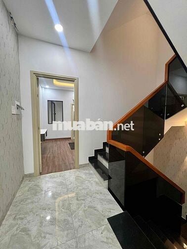 Nhà Phố Mới Xây 100% DT 240m2 1Trệt 1Lửng 3Lầu 5Pn 5Wc Nội Thất Mới