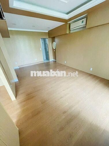 BIỆT THỰ SÂN VƯỜN CỰC ĐẸP - 43A Hoa Đào P7 Q.PN - Sân đậu xe 800m2 sàn