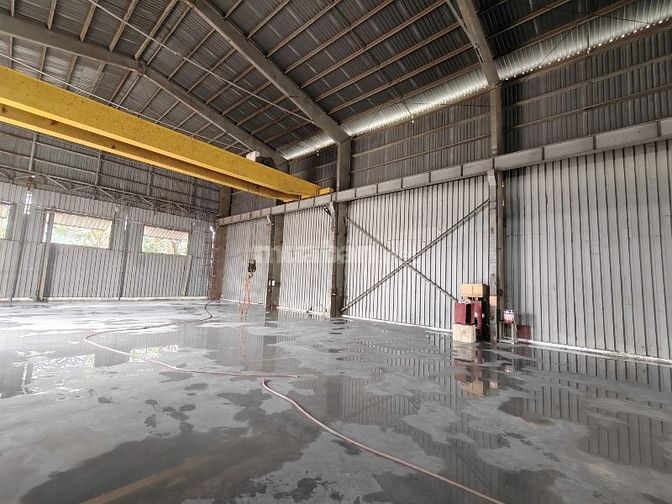 Cho thuê kho xưởng 900m2 đường Xa Lộ Hà Nội, Trường Thọ, Thủ Đức