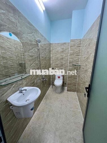 Nhà Phố Có Bảo Vệ 24/24 DT 4x15 1Trệt 3Lầu 4Pn 5Wc Mới Xây 100%