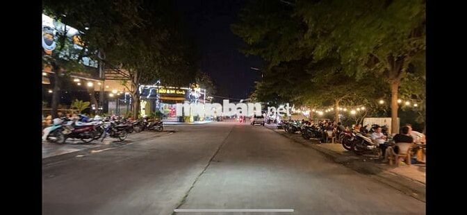 Bán lô đất ngay chợ đêm Mỹ Phước 3, thích hợp kinh doanh buôn bán