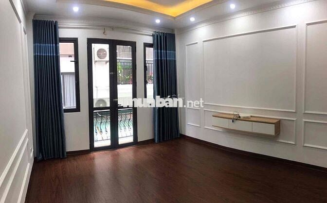 Bán nhà Nguyễn Văn Linh, Diện tích: 32m² x 5 tầng,ngõ thông,hơn 6 tỷ.