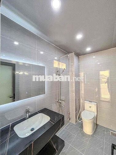 BÁN 2 CĂN NHÀ TRỆT LỬNG MỚI GẦN CHỢ BÀ BỘ VÀ ĐH Y DƯỢC