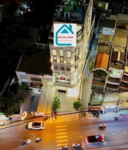 Nhà mặt tiền Lê Quang Định, P1, GòVấp_DT:8x20m (2,5 Lầu) có Thang máy