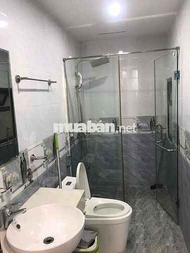 Bán nhà Nguyễn Văn Linh, Diện tích: 32m² x 5 tầng,ngõ thông,hơn 6 tỷ.