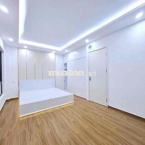 Siêu đẹp! Hoàng Văn Thái, ngõ ba gác, 40m ra ô tô tránh, nhà đẹp. 38mx