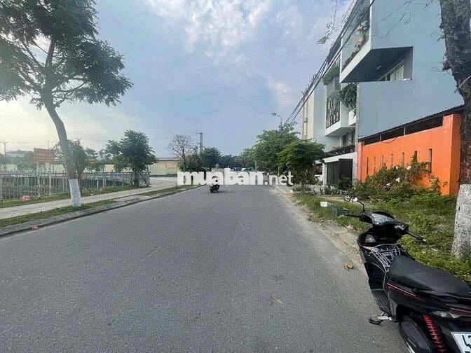 Chủ gửi bán lô Mt Lê Kim Lăng dtich Khủng 200m2 view đẹp thích hợp xây