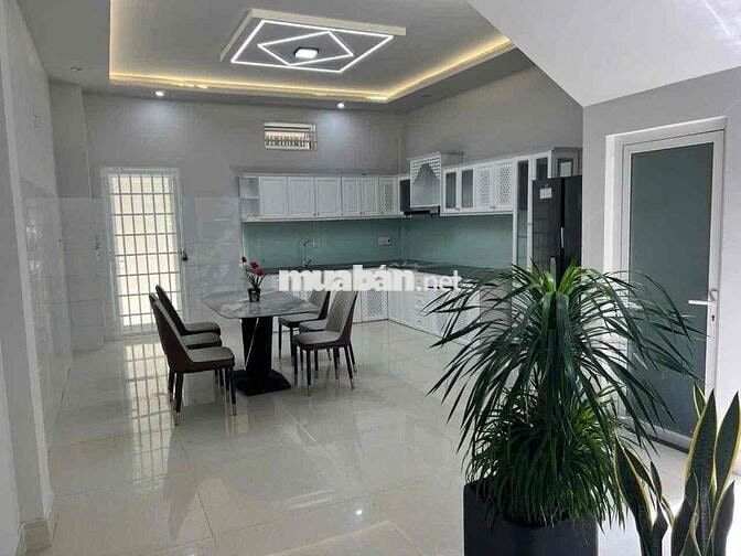 bán nhà 3 tầng MT Huỳnh Ngọc đủ nhà đẹp ở ngay khu dân trí cao