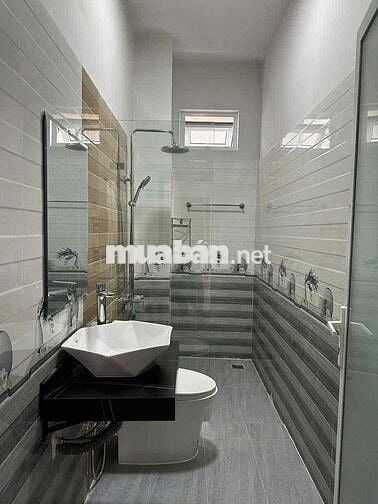 bán nhà 3 tầng MT Huỳnh Ngọc đủ nhà đẹp ở ngay khu dân trí cao