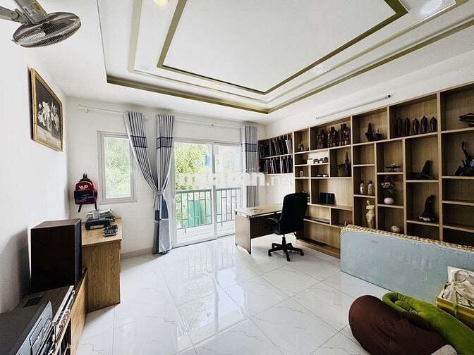 80M2 ĐẤT NỞ HẬU 6.4M – 3 PN – HẺM XE HƠI NGAY KHU VỰC BÀU CÁT TÂN BÌNH