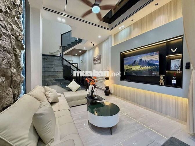 Siêu phẩm 3 mê full nội thất ô tô đậu sát nhà đường nguyễn thành hãn