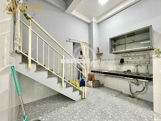 NHÀ NGUYÊN CĂN 90m2 2PN 2WC BAN CÔNG NGAY LẠC LONG QUÂN GIÁP Q10