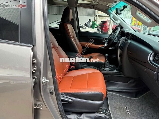 Toyota Fortuner 2.4L 4x2 MT 2022 - 890 Triệu