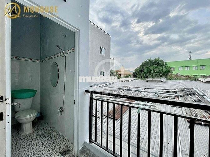 NHÀ NGUYÊN CĂN 90m2 2PN 2WC BAN CÔNG NGAY LẠC LONG QUÂN GIÁP Q10