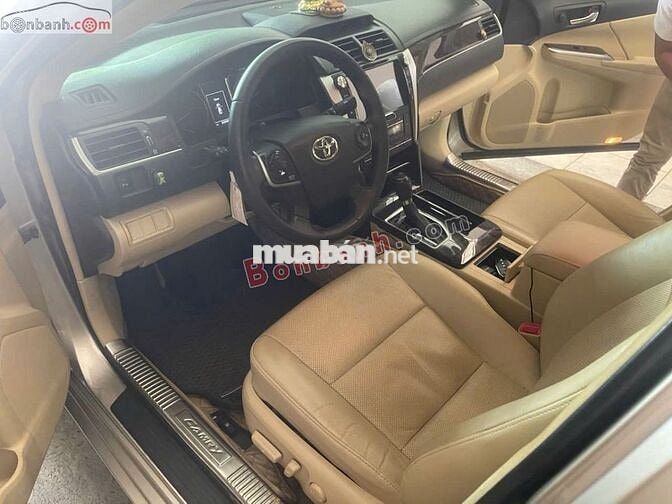 Toyota Camry 2.0E 2017 - 585 Triệu