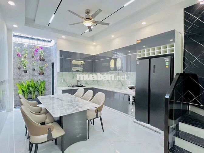 Nhà phố 3 tầng mặt tiền kinh doanh cách đường lớn chỉ 100m