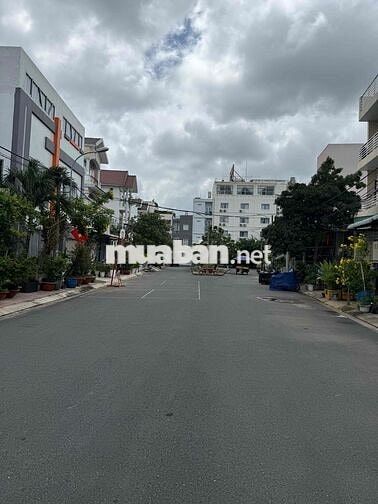 nhà thuê/an dương vương p16q8 DT90m giá 13tr