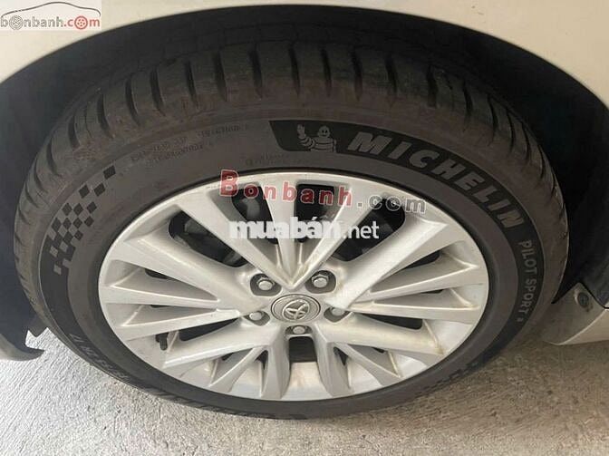 Toyota Camry 2.0E 2017 - 585 Triệu