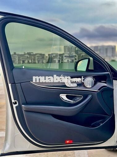 Mercedes Benz E250 MODEL 2018 Biển SG Full ls Hãng