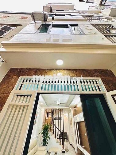 Bán gấp nhà Trần Thái Tông - ngõ thoáng - 47m2x5 tầng gần phố quanh 9t