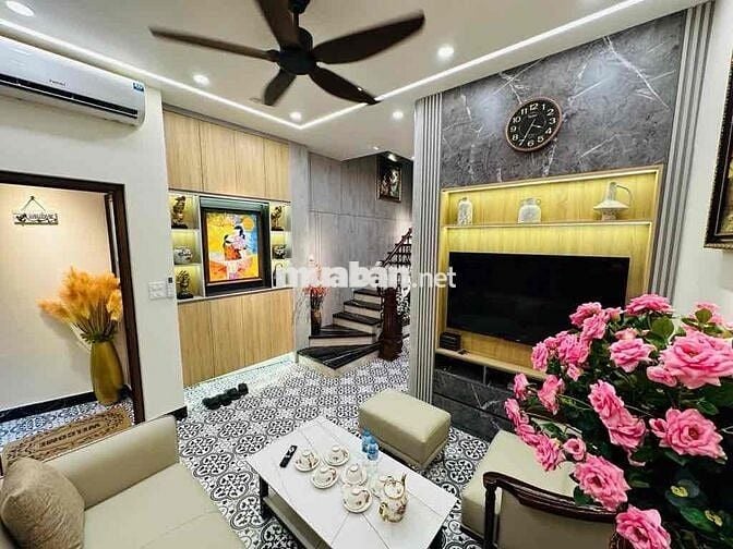 Khương Đình nội thất như khách sạn 5 sao, ba bước ra oto tránh
